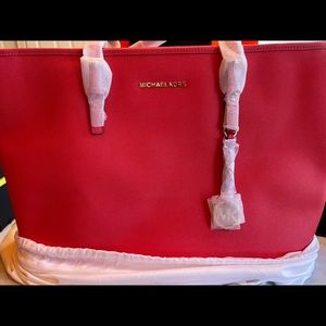 NBW/NWT: Michael Kors Jet Set Travel Set Color Coral Reef & Original Dust Bag